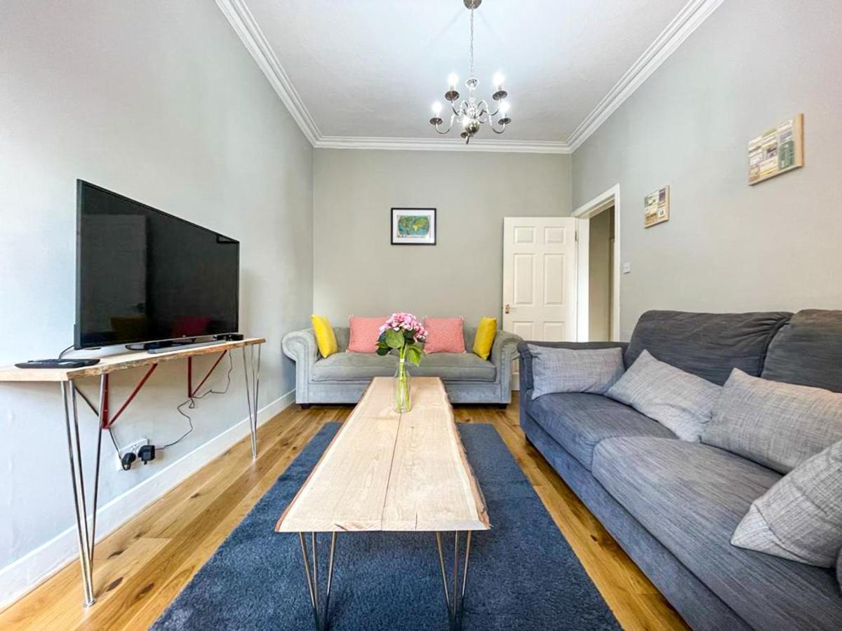 Charming 3 Bed Apartment In Old Town Edinburgh Exterior photo